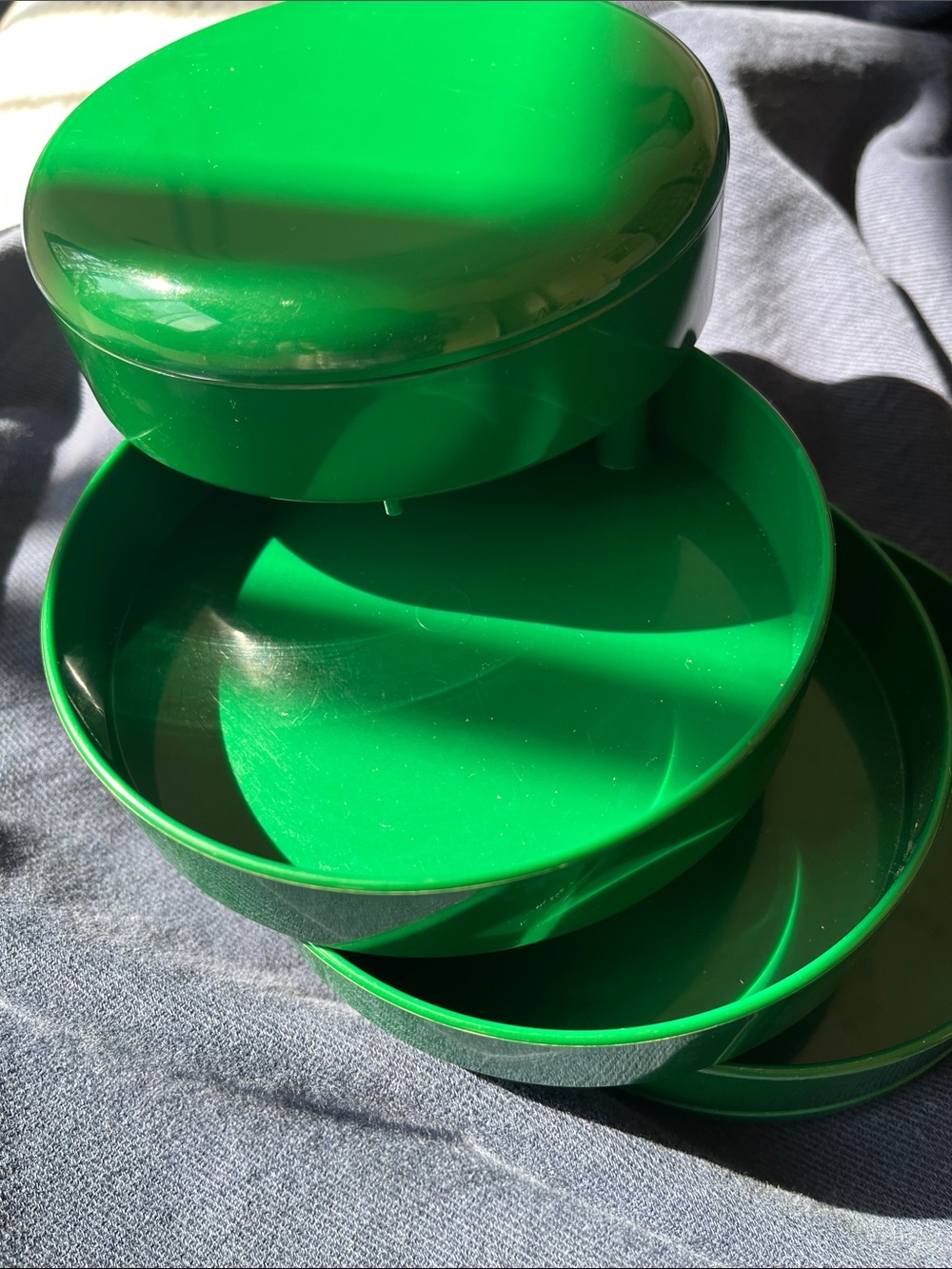 Small storage box for jewelry or other things- 4 units all attached